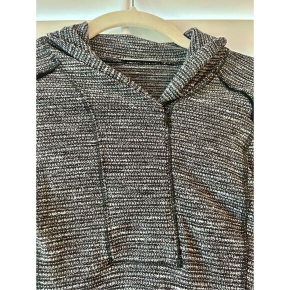 Lululemon Think Fast Pullover Size 4 - Picture 4 of 10